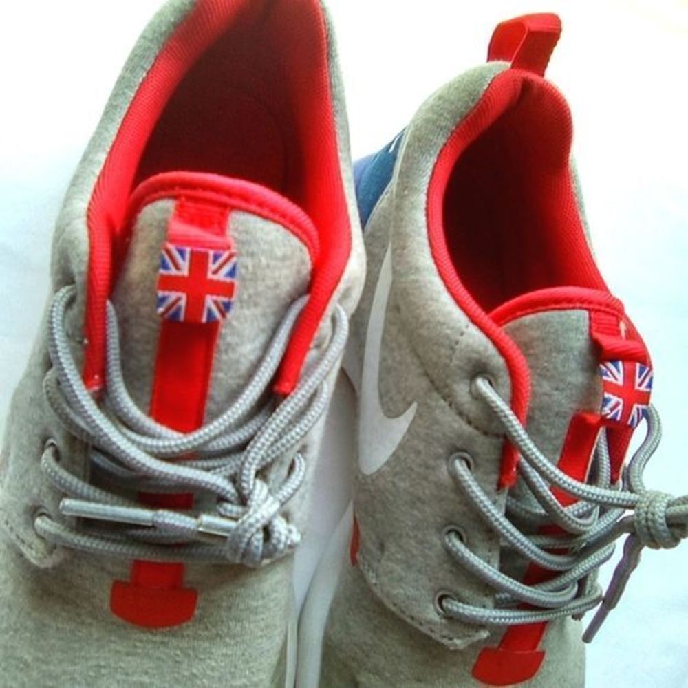 Nike Roshe  Great Britain world cup Sneakers size 6 youth‎ womens size… - Picture 2 of 7